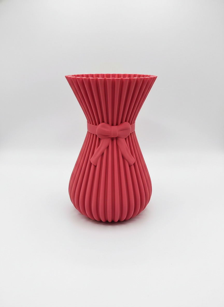 Roze vaas met witte achtergrond